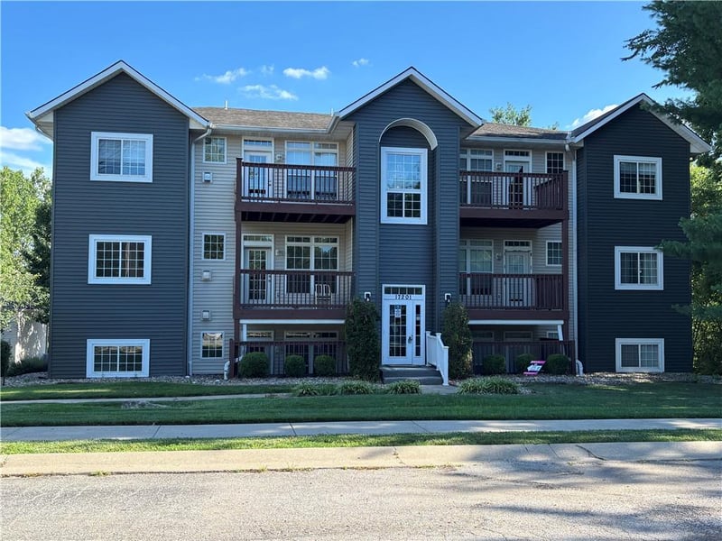 17201 32nd St #3, Independence, MO 64055