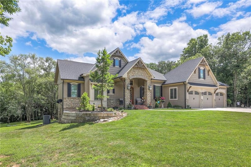 19313 S Raffurty Rd, Pleasant Hill, MO 64080