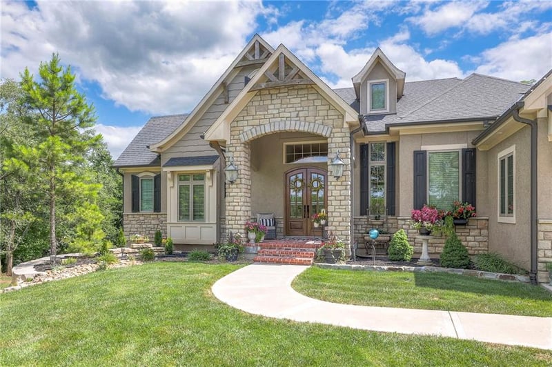 19313 S Raffurty Rd, Pleasant Hill, MO 64080