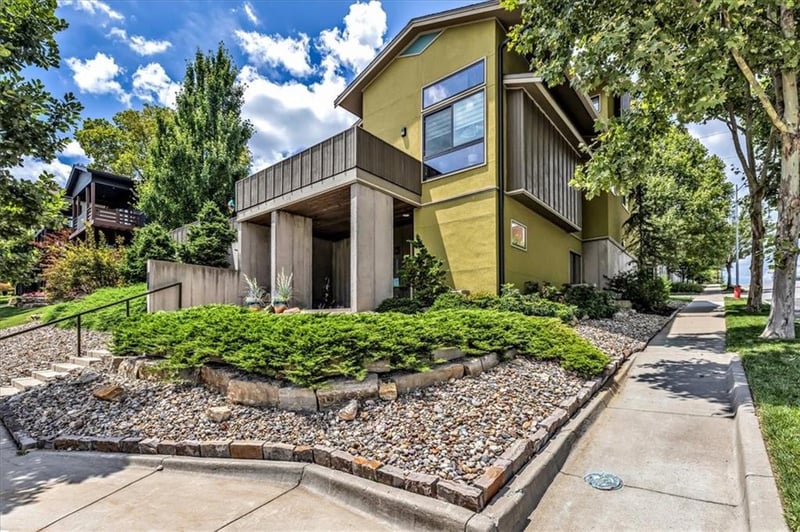 2400 Forest Ave, Kansas City, MO 64108
