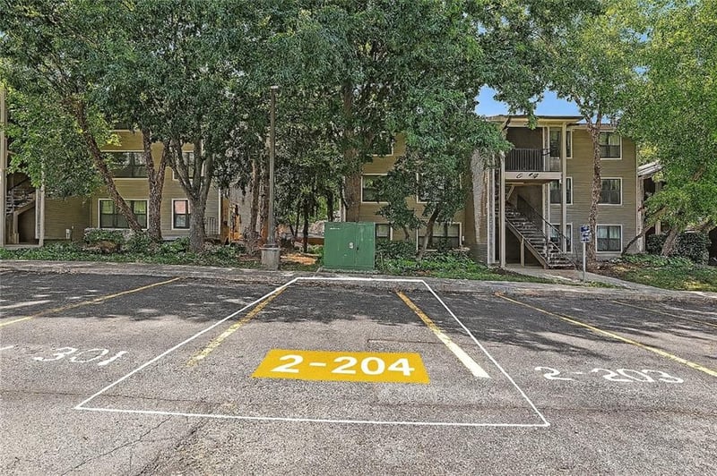 435 9th St #204, Kansas City, MO 64105