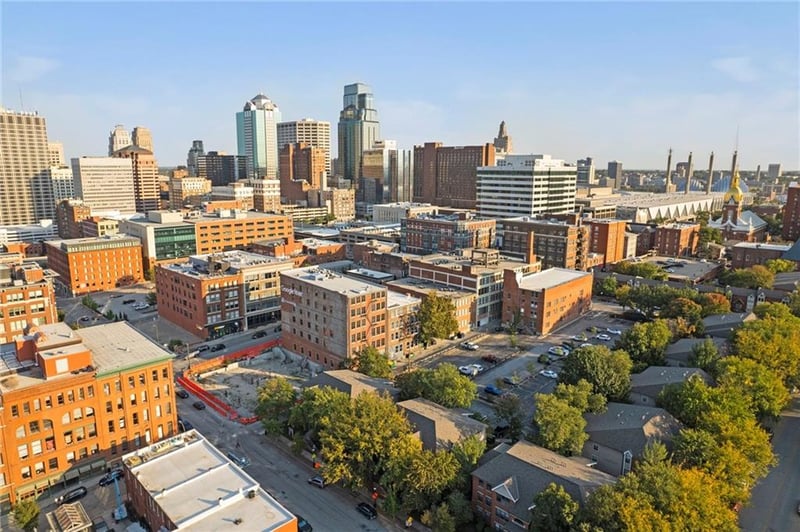 435 9th St #204, Kansas City, MO 64105