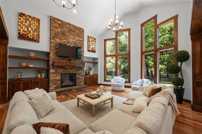 6822 Woodstock Ct, Shawnee, KS 66218