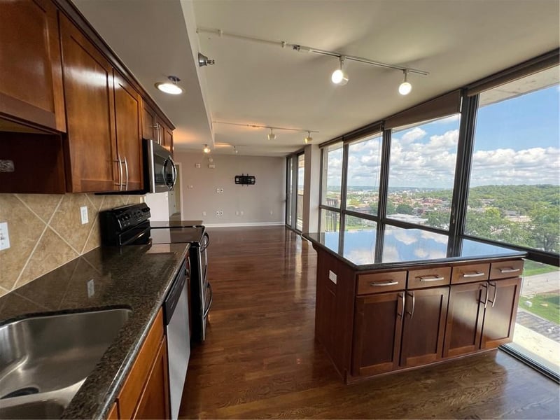 600 E Admiral Blvd #1104, Kansas City, MO 64106