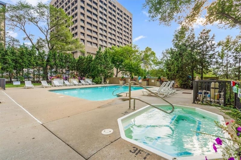 600 E Admiral Blvd #1104, Kansas City, MO 64106