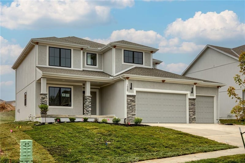 1989 Longview Dr, Liberty, MO 64068