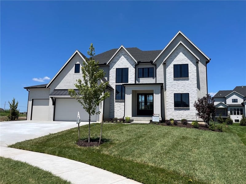 11802 181st Ter, Overland Park, KS 66013