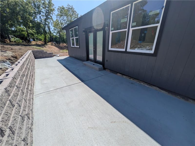 14404 49th Ter, Kansas City, MO 64136