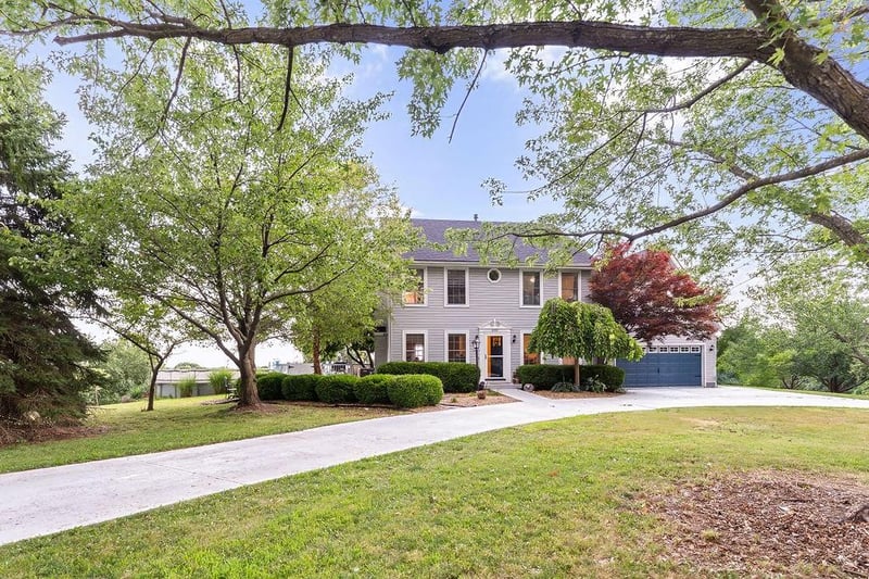 10447 Overbrook Rd, Edwardsville, KS 66111