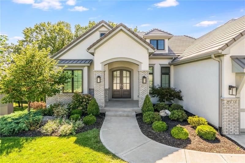 5830 N Lucerne Ave, Kansas City, MO 64151