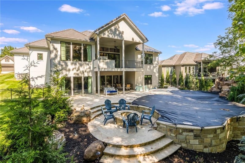 5830 N Lucerne Ave, Kansas City, MO 64151