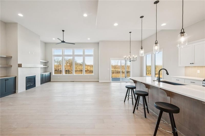 2156 Black Walnut Dr, Liberty, MO 64068