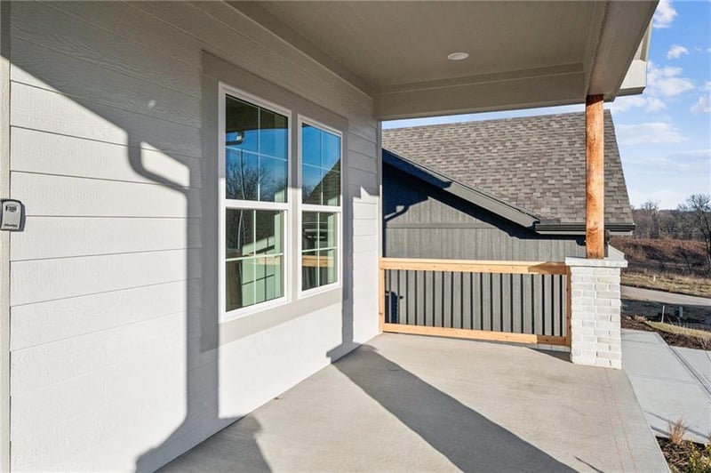 2156 Black Walnut Dr, Liberty, MO 64068