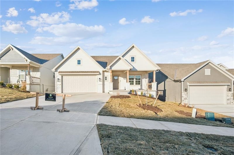 2156 Black Walnut Dr, Liberty, MO 64068