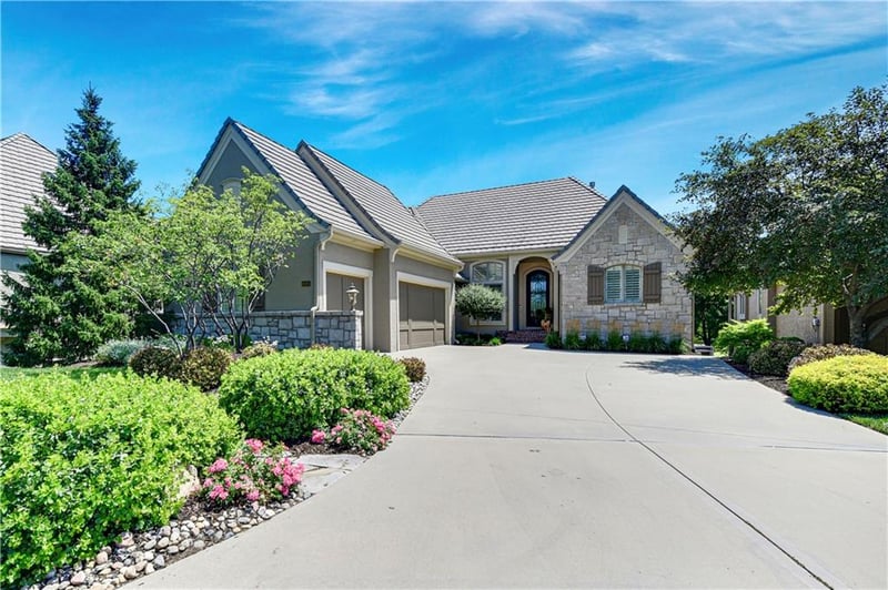 14005 Nicklaus Dr, Overland Park, KS 66223