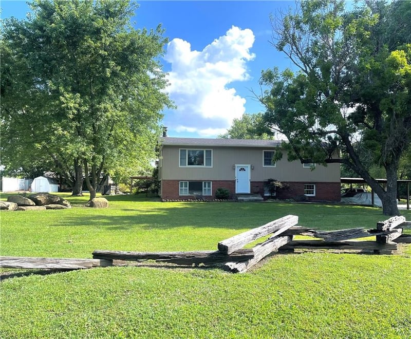 177 1150th St, Humboldt, KS 66748