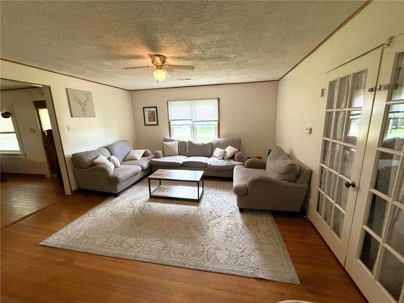 415 9th St, Maryville, MO 64468
