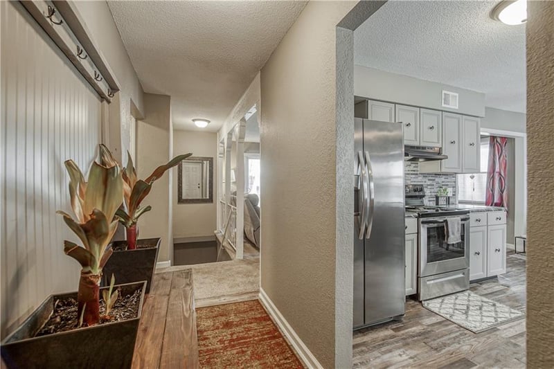 19704 14th Ter, Independence, MO 64056