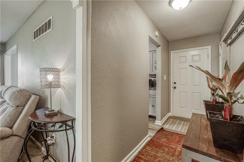 19704 14th Ter, Independence, MO 64056