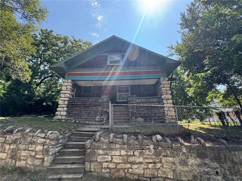 335 Bales Ave, Kansas City, MO 64124