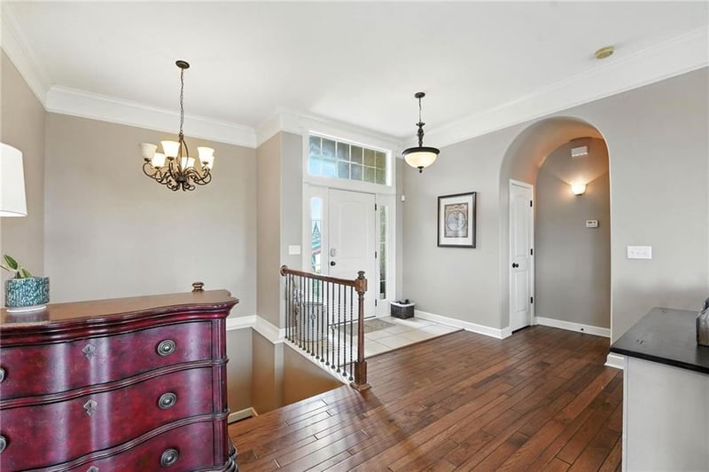 2211 Hedgewood Dr, Grain Valley, MO 64029