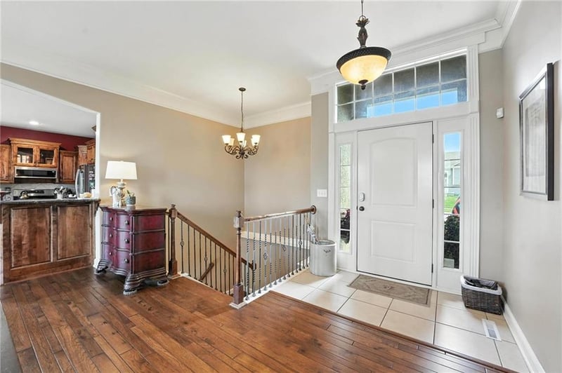 2211 Hedgewood Dr, Grain Valley, MO 64029