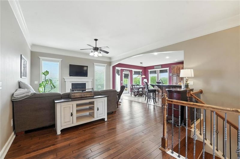 2211 Hedgewood Dr, Grain Valley, MO 64029