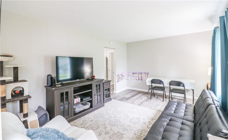 1007 Vest Dr, Warrensburg, MO 64093