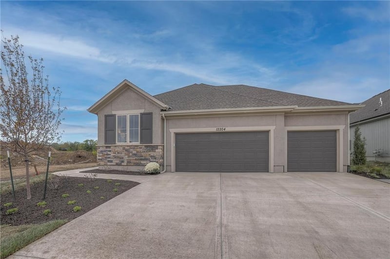 13849 Westgate St, Overland Park, KS 66221