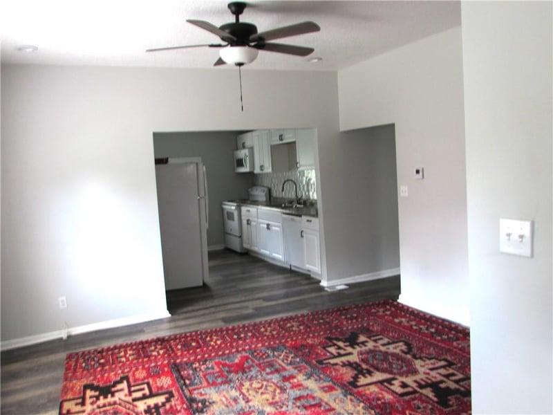 1812 Elmwood Ave, Kansas City, MO 64127