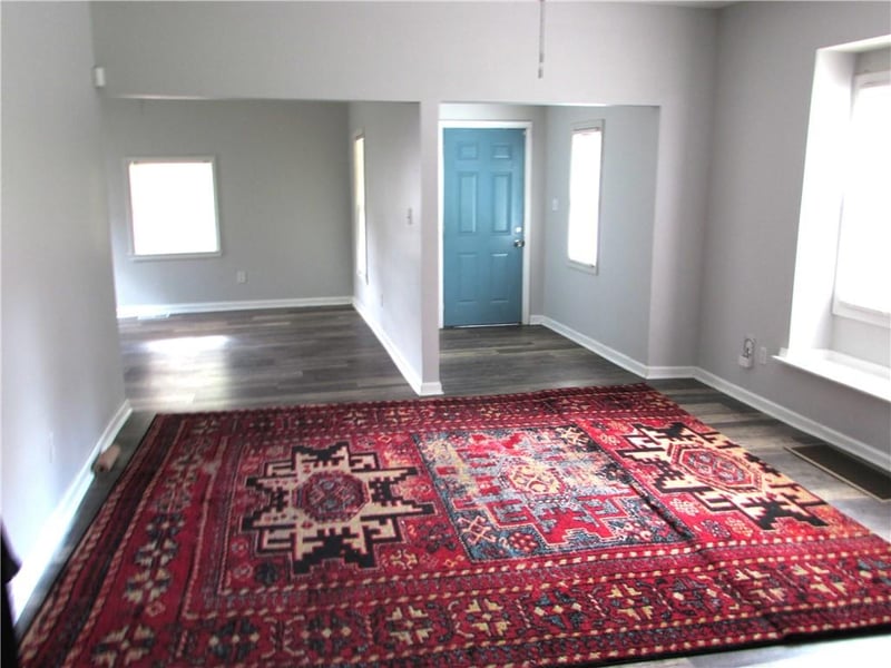 1812 Elmwood Ave, Kansas City, MO 64127