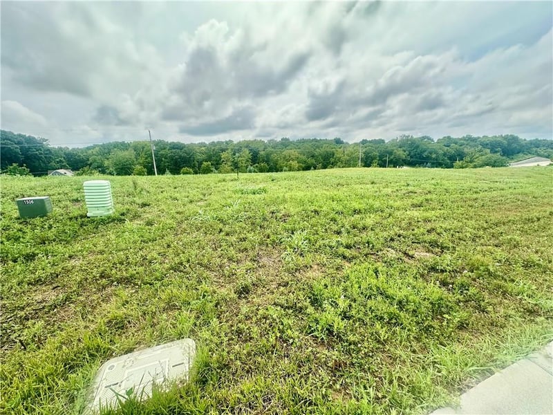 13935 70th St, Parkville, MO 64152