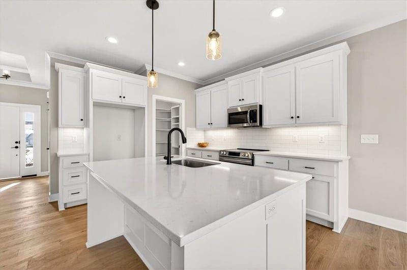 25042 94th Ter, Lenexa, KS 66227