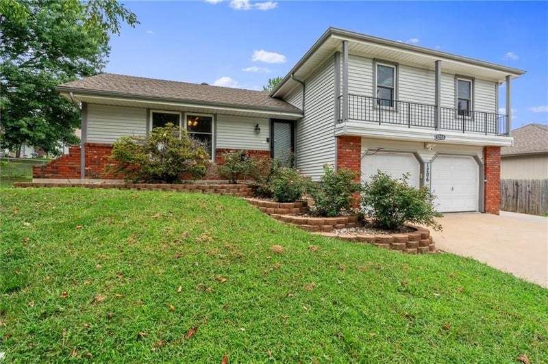 1206 81st Ter, Kansas City, MO 64118
