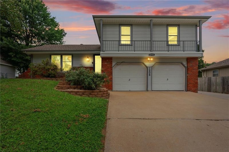 1206 81st Ter, Kansas City, MO 64118