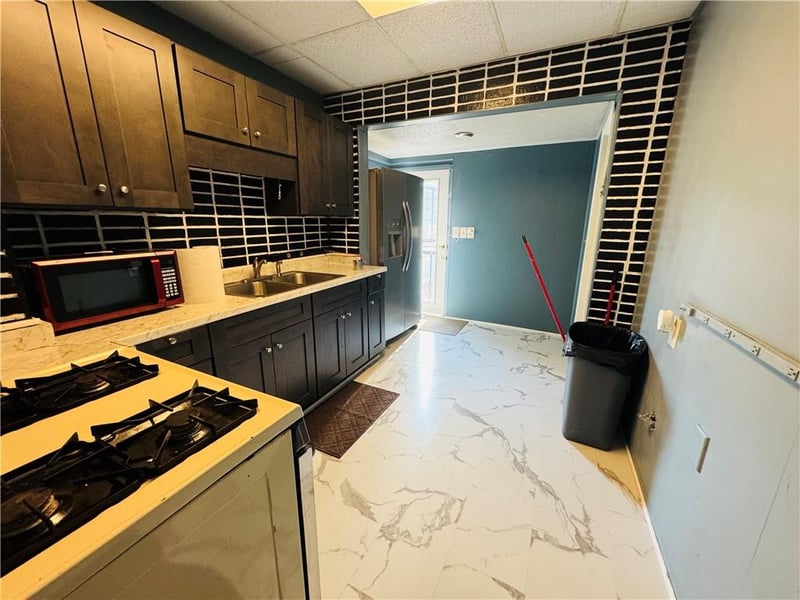 401 Hardesty Ave, Kansas City, MO 64123