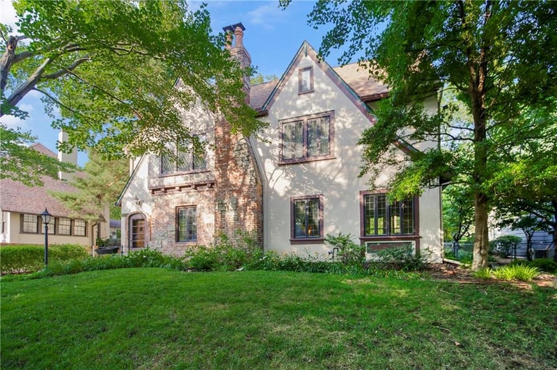 5415 Cherry St, Kansas City, MO 64110