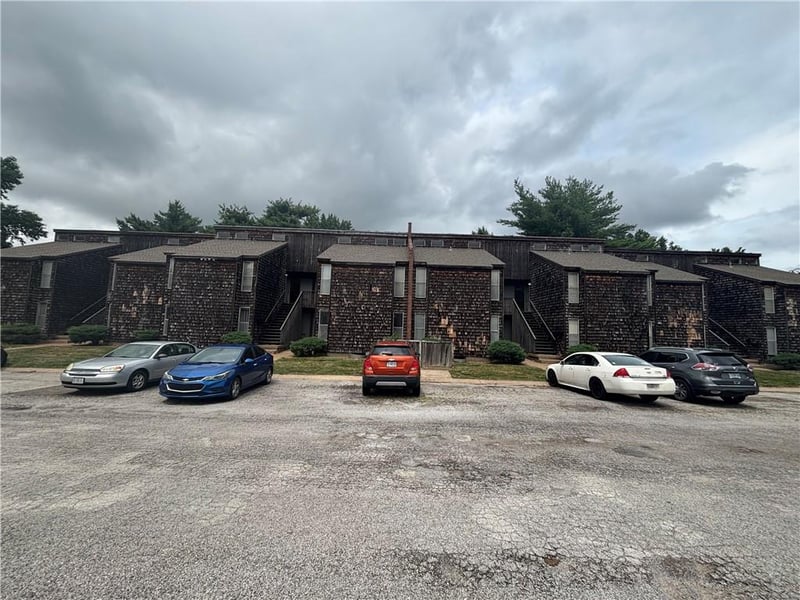 11337 Calico Dr, Kansas City, MO 64137
