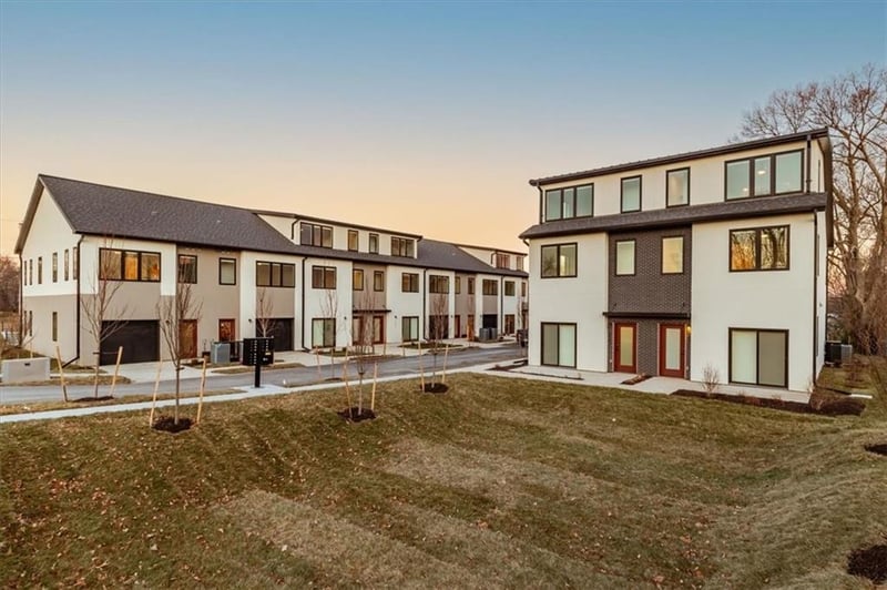 1209 29th St, Kansas City, MO 64109