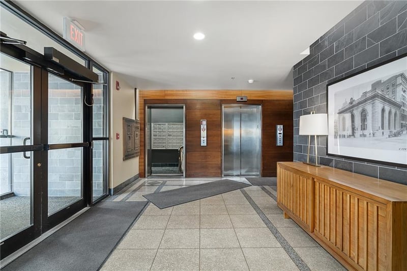 21 10th St #11C, Kansas City, MO 64105