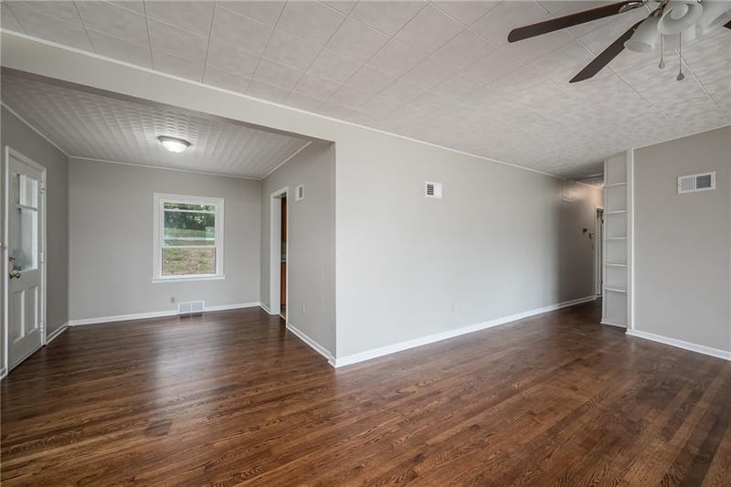 5530 Parallel Pw, Kansas City, KS 66104