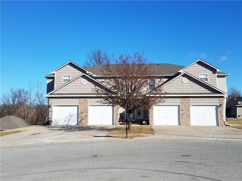 10517 E 45th Pl, Kansas City, MO 64133