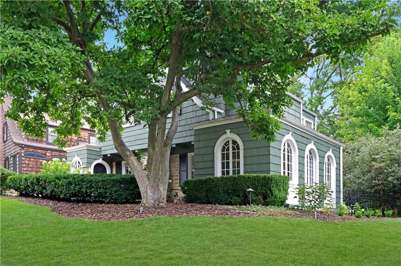 5415 Locust St, Kansas City, MO 64110