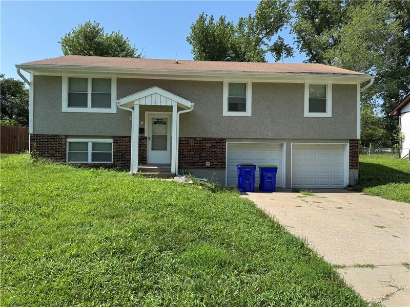 6206 140th Ter, Grandview, MO 64030