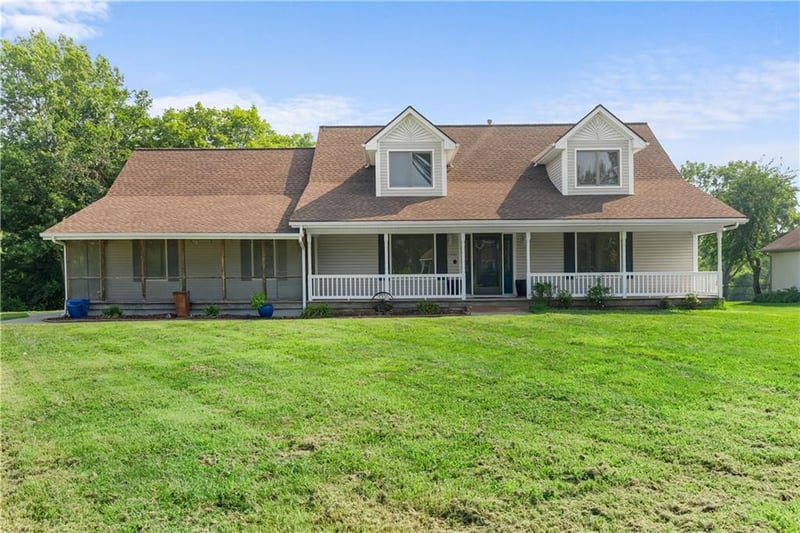7701 Larson Ave, Kansas City, MO 64138
