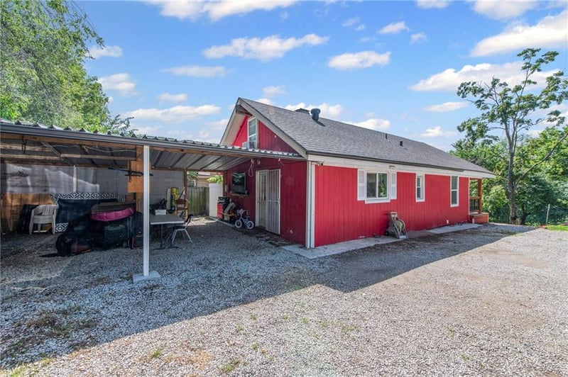 6012 E 16th St, Kansas City, MO 64126