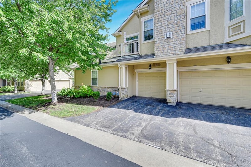4523 159th Ter #120, Overland Park, KS 66085