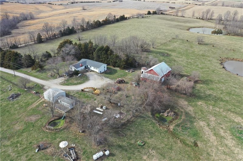 25998 Hemlock Rd, Bevier, MO 63532