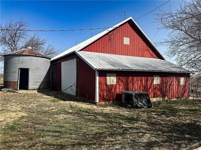 25998 Hemlock Rd, Bevier, MO 63532