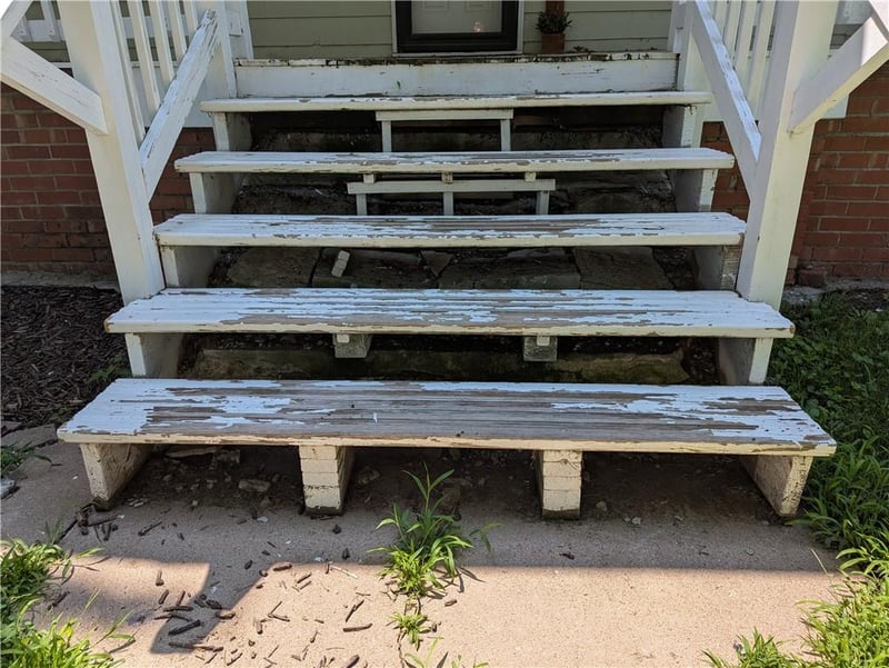 505 Shawnee St, Hiawatha, KS 66434